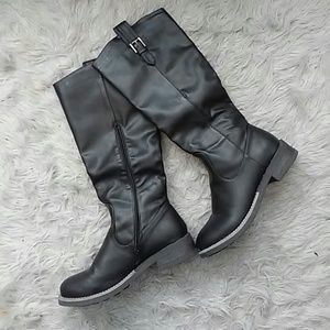 Riding boots size 8.5 new!
