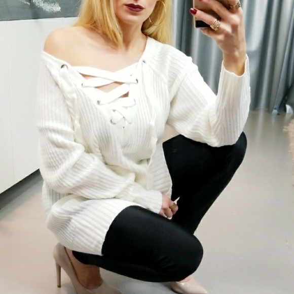 CREAM LACE-UP DEATILED OVERSIZED SWEATER - Picture 2 of 4