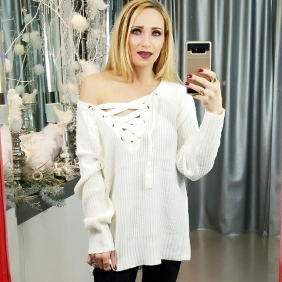 CREAM LACE-UP DEATILED OVERSIZED SWEATER - Picture 3 of 4