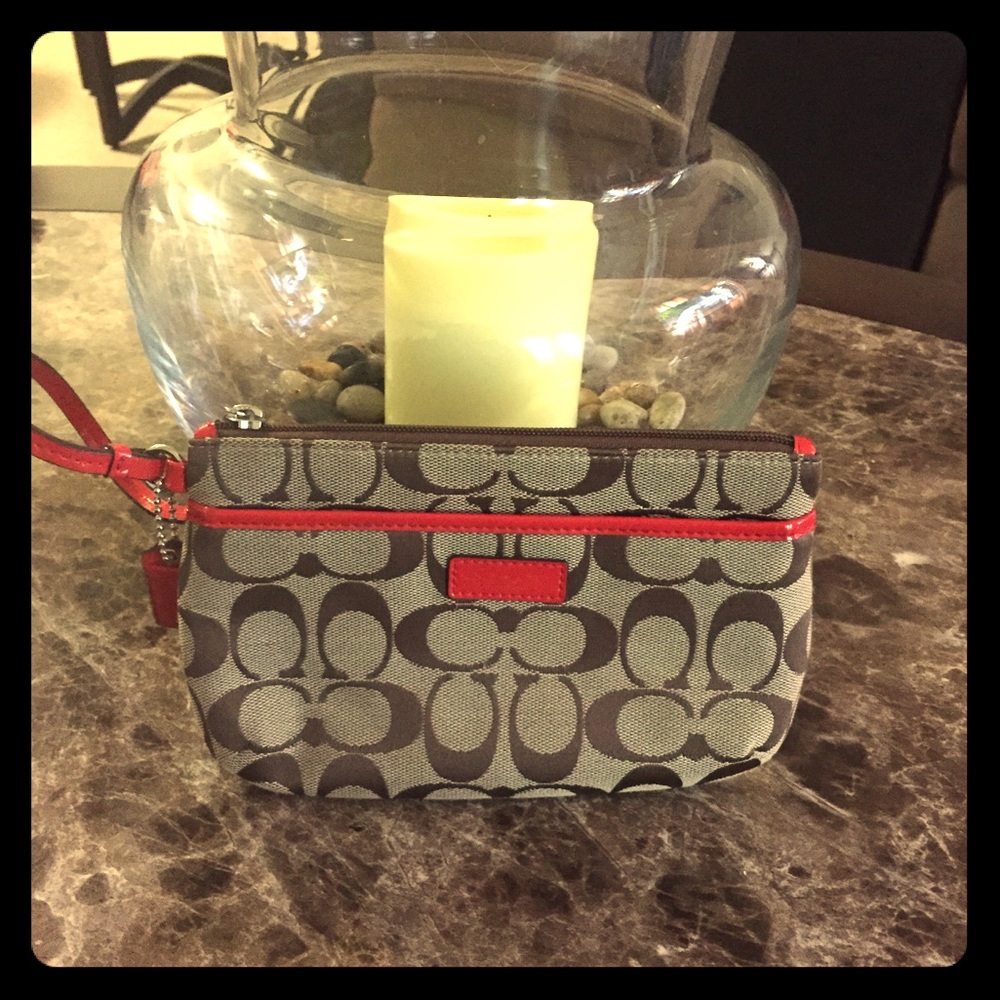 Coach wristlet classic C with red patent leather