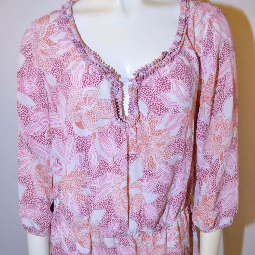 Medium Banana Republic Pink Top Soft 100% Silk