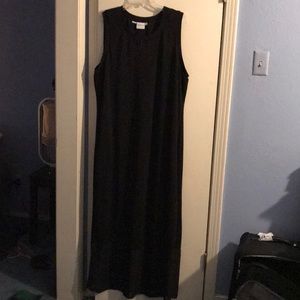 Full length sleeveless dress