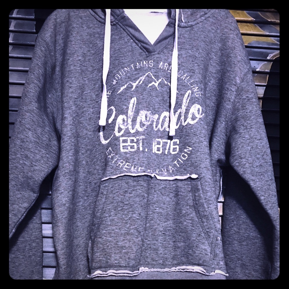 BNWT 🎄 Colorado Hooded Sweatshirt