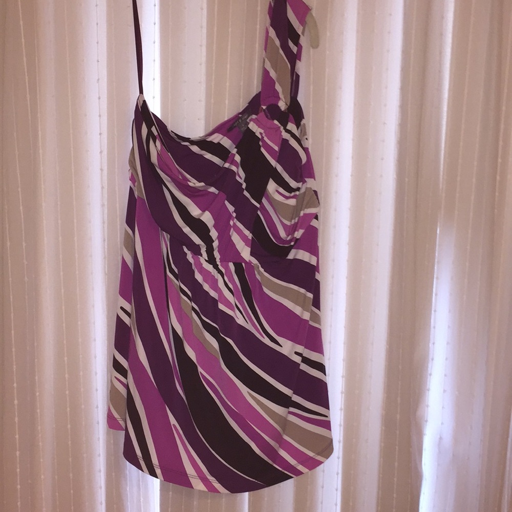 One shoulder top