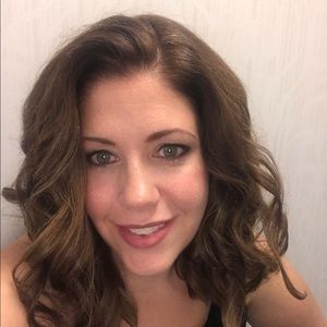 Meet your Posher, Maella