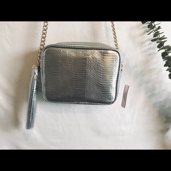 Victoria's Secret Handbags - ❗️💐Victoria’s Secret Silver Crossbody bag! NWT!