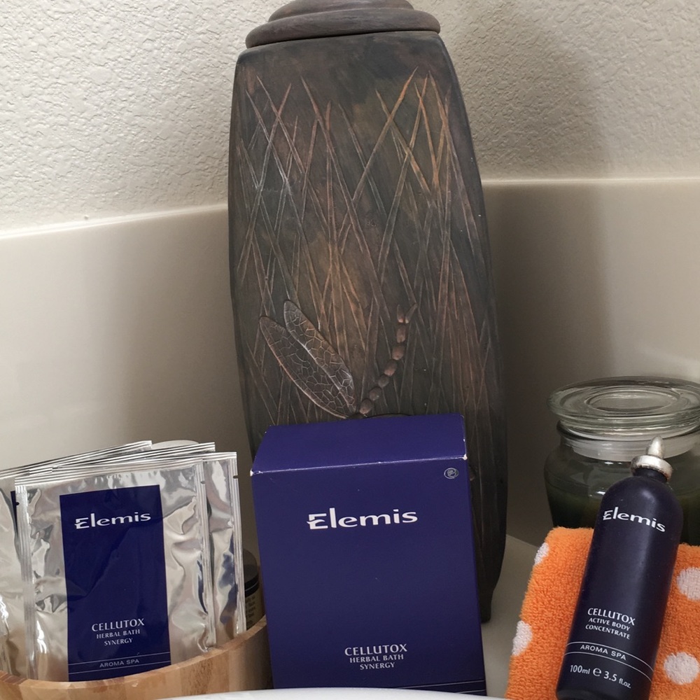 Elemis Cellutox Herbal Bath Synergy