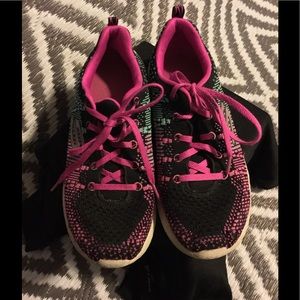 Girls sz 3 Skechers