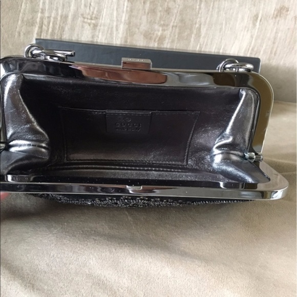 ⭐️ Gucci beaded clutch - Picture 6 of 8