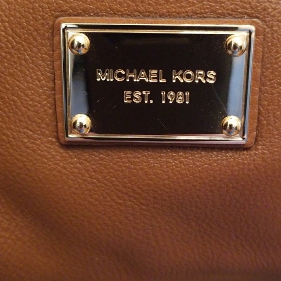 ๐ Michael Kors Brown Leather Tote Shoulder Bag - Picture 2 of 5