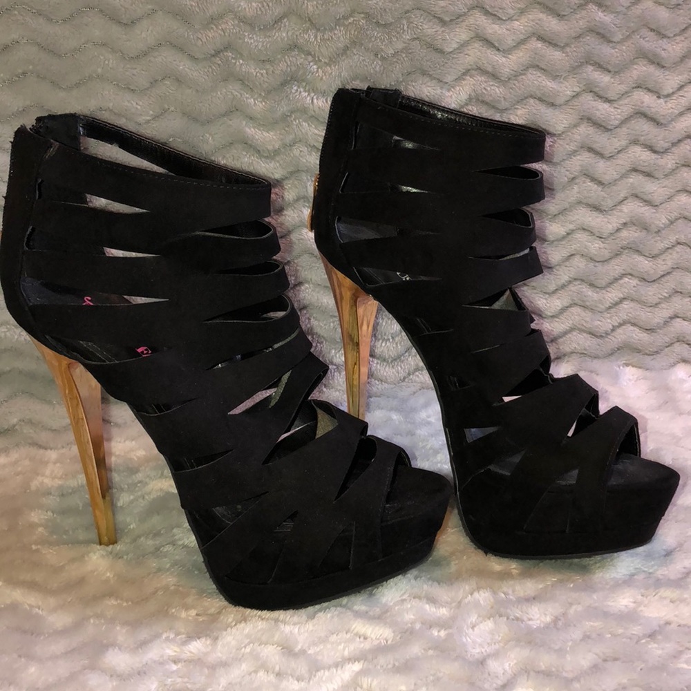 ✨⭐️ HOST PICK⭐️✨Just fab bandage black heels