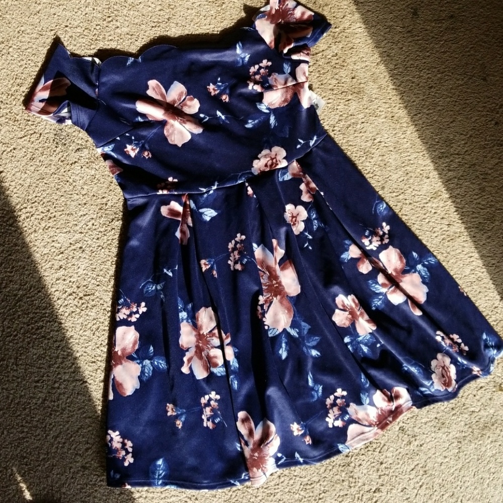 🌺SOLD🌺 Floral scalloped off the shoulder dress