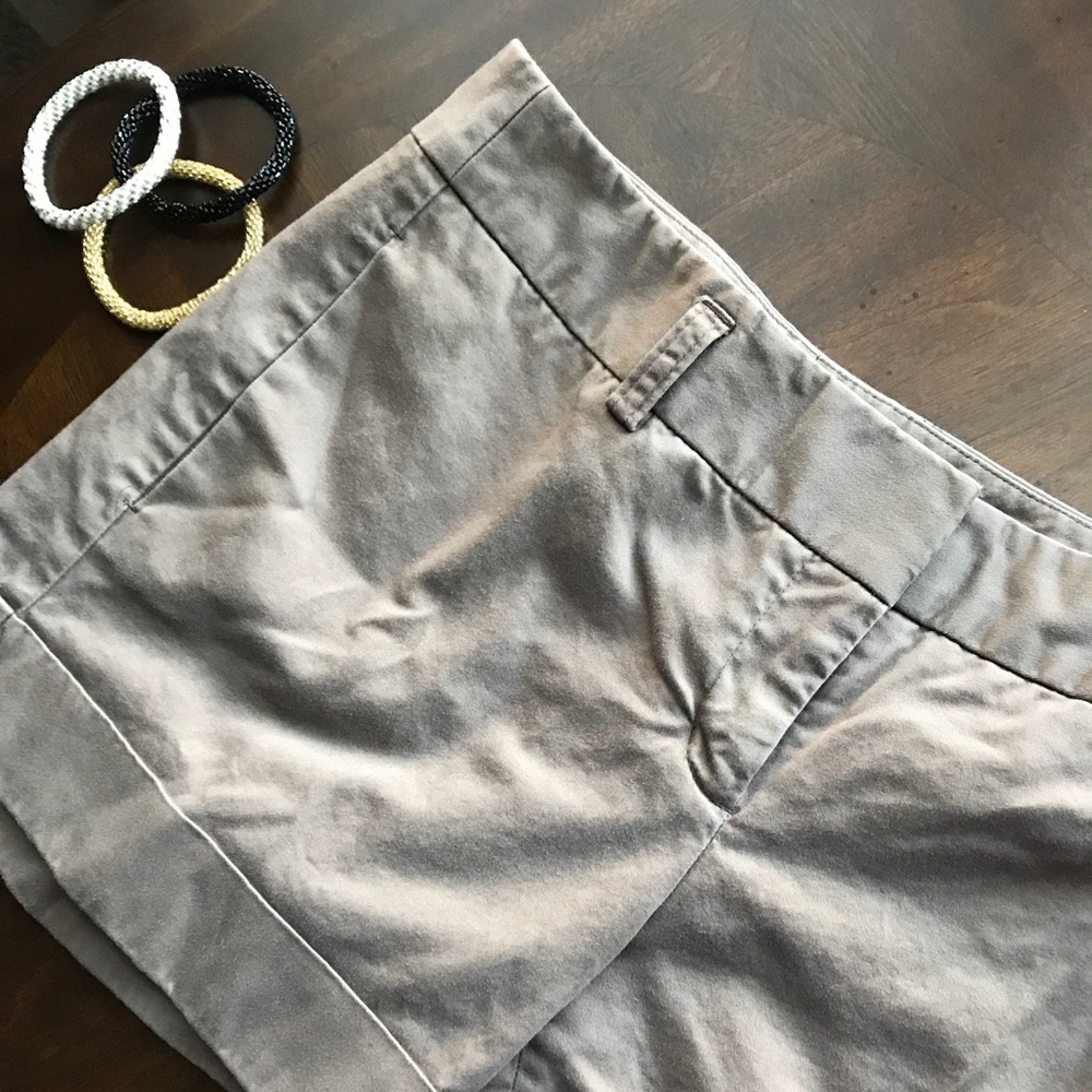 Khaki Express Shorts 🌾