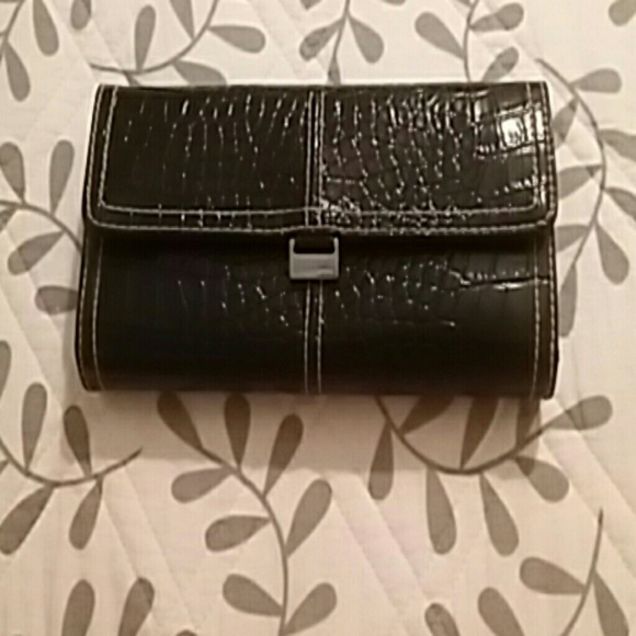 Liz Claiborne Handbags - Liz Claiborne wallet