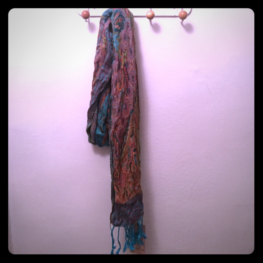 Gorgeous scarf - Indian woven new with tags.
