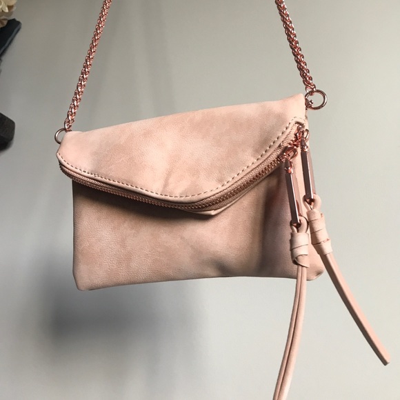 Free People Handbags - 🎁 NWOT Rose Gold Free People Crossbody/Clutch