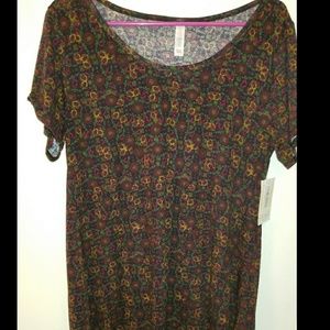 NWT Lularoe Large Floral Classic Tee