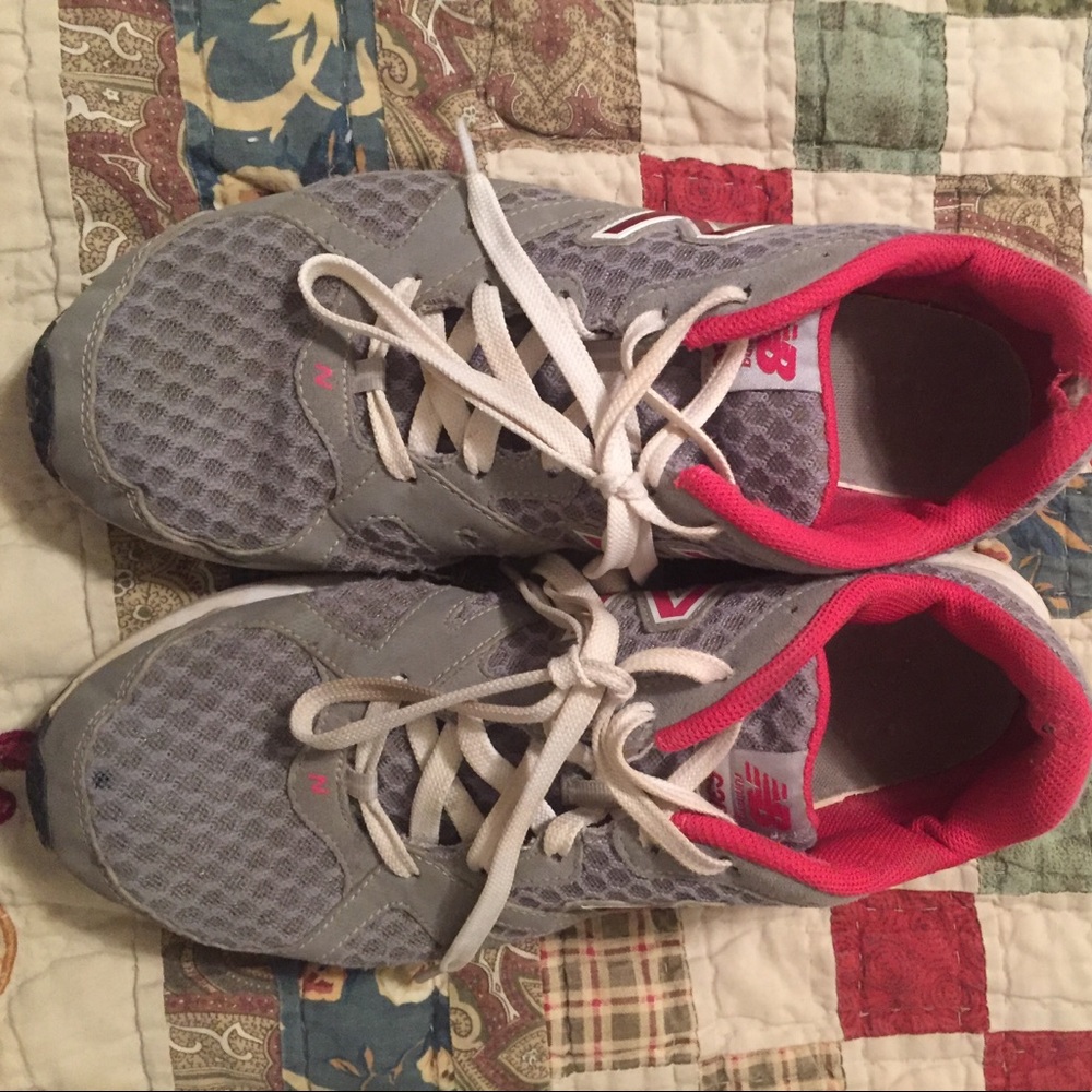 New balance tennis shoes