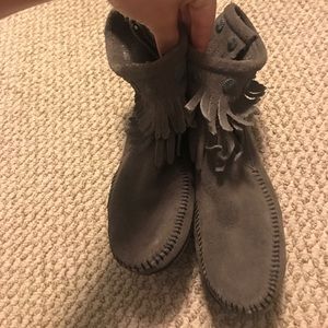 Minnetonka Gray Moccasins. Size 7