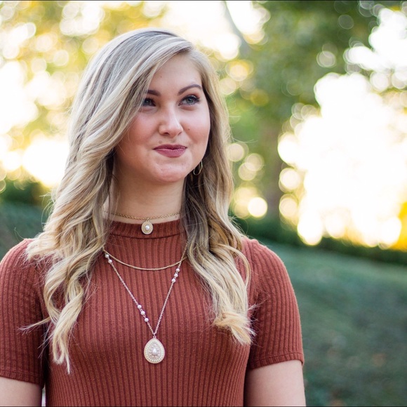 Meet your Posher, Andrea - Picture 1 of 1