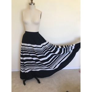 Round flare trendy skirt