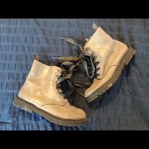 Justice girls boots sz 5
