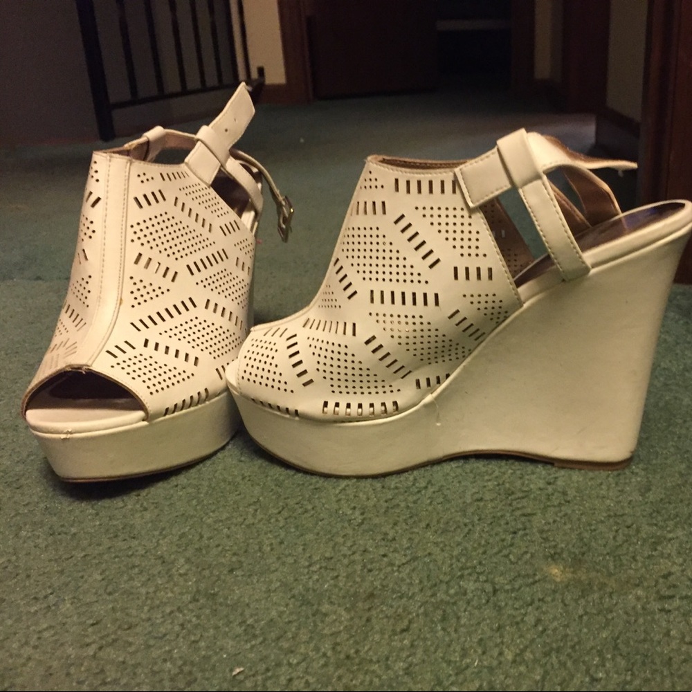 White wedges