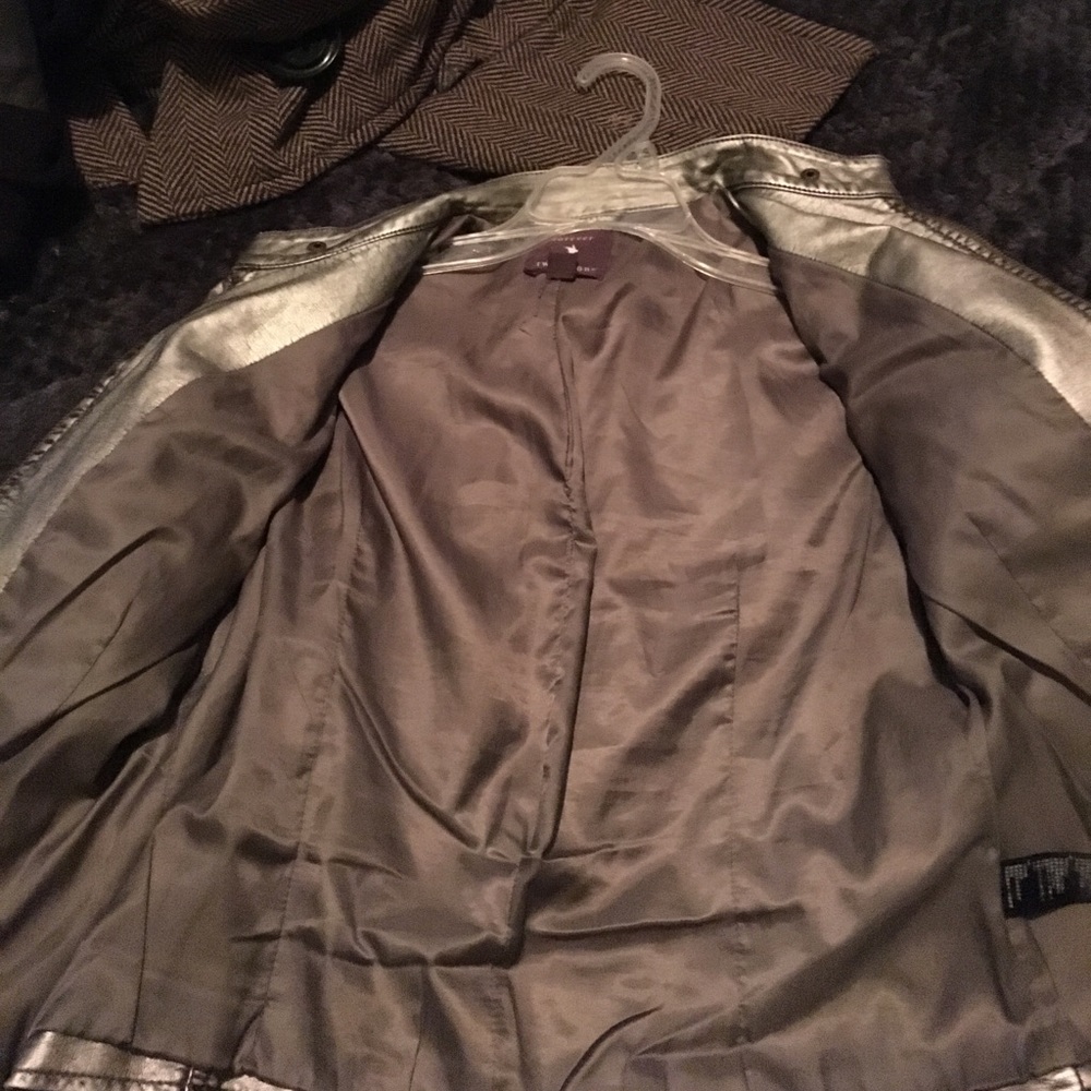 Jacket - Picture 3 of 6