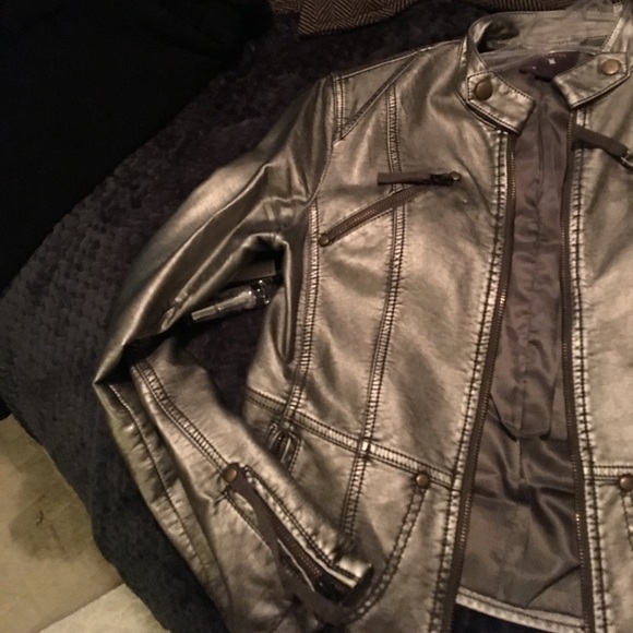 Jacket - Picture 5 of 6