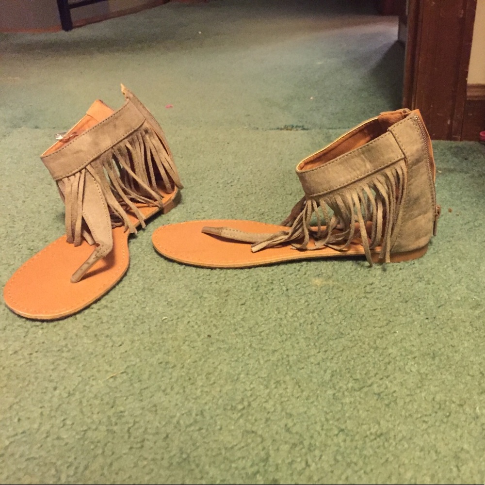 Fringe sandals (suede type fabric)