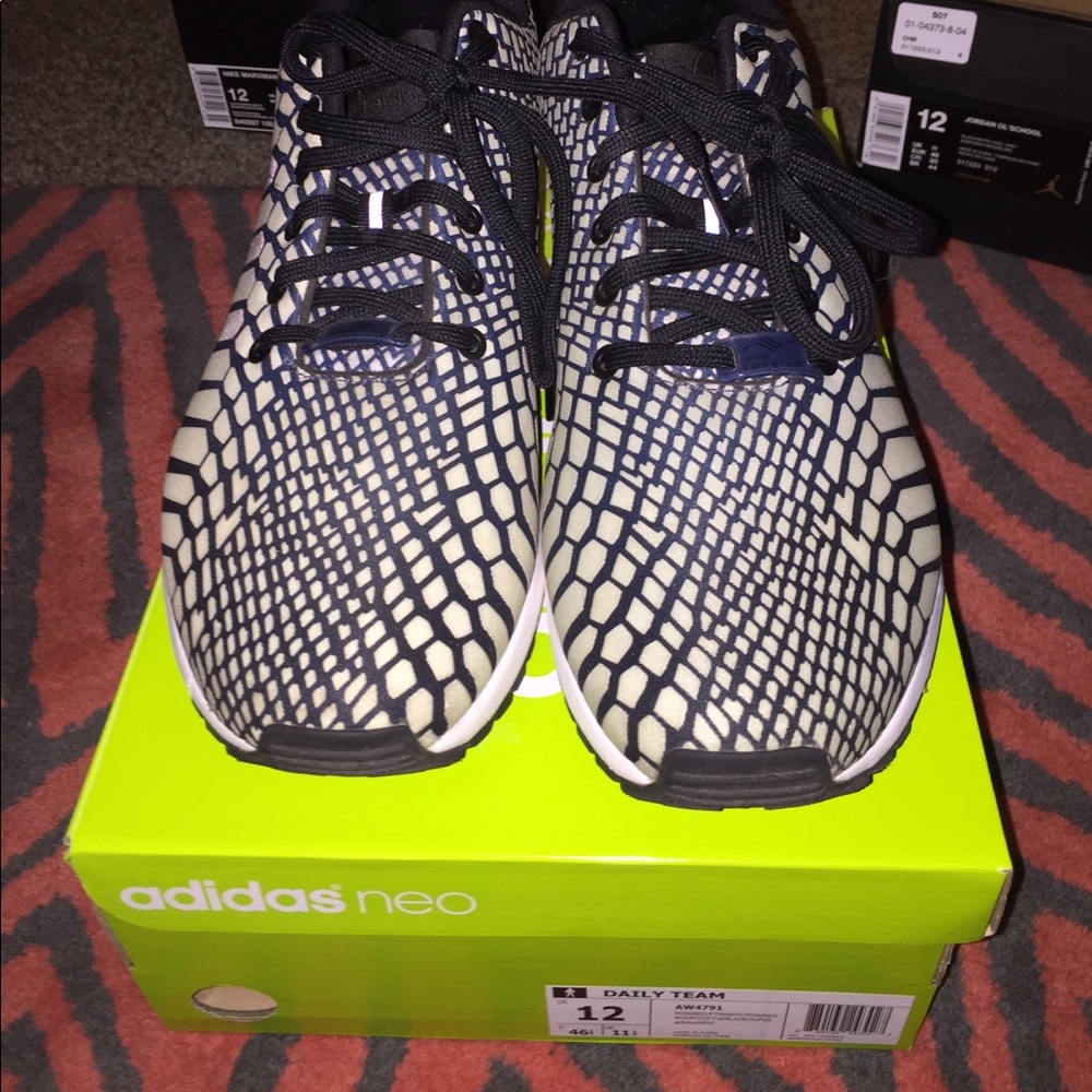 TORSION neon glow in the dark