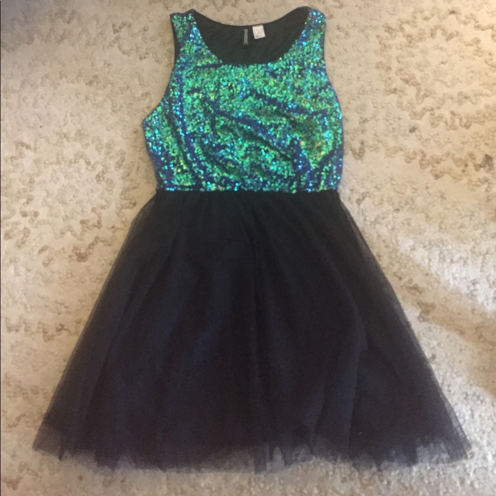 Blue/green sequin dress with tool bottom