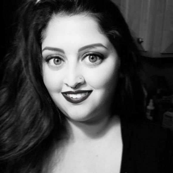 Meet your Posher, Sara - Picture 1 of 1