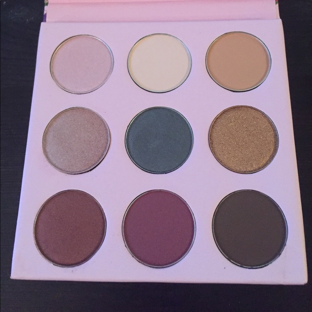 Winkylux kitten palette