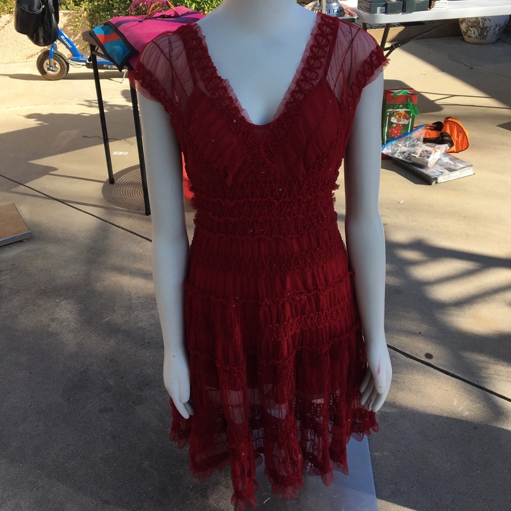 BNWT 🔴STUNNING RED DRESS🔴