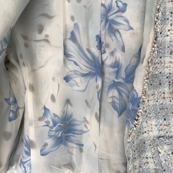 Gorgeous light blue tweed & fringe Escada jacket - Picture 3 of 5