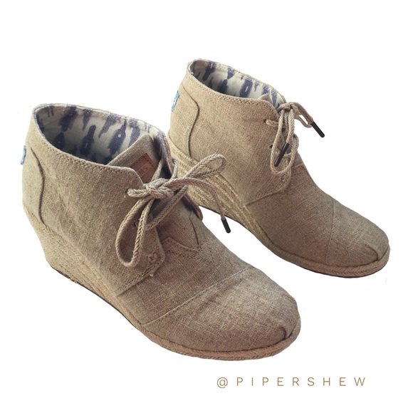 Toms Shoes - ⚜ TOMS Natural Burlap Desert Wedge Booties