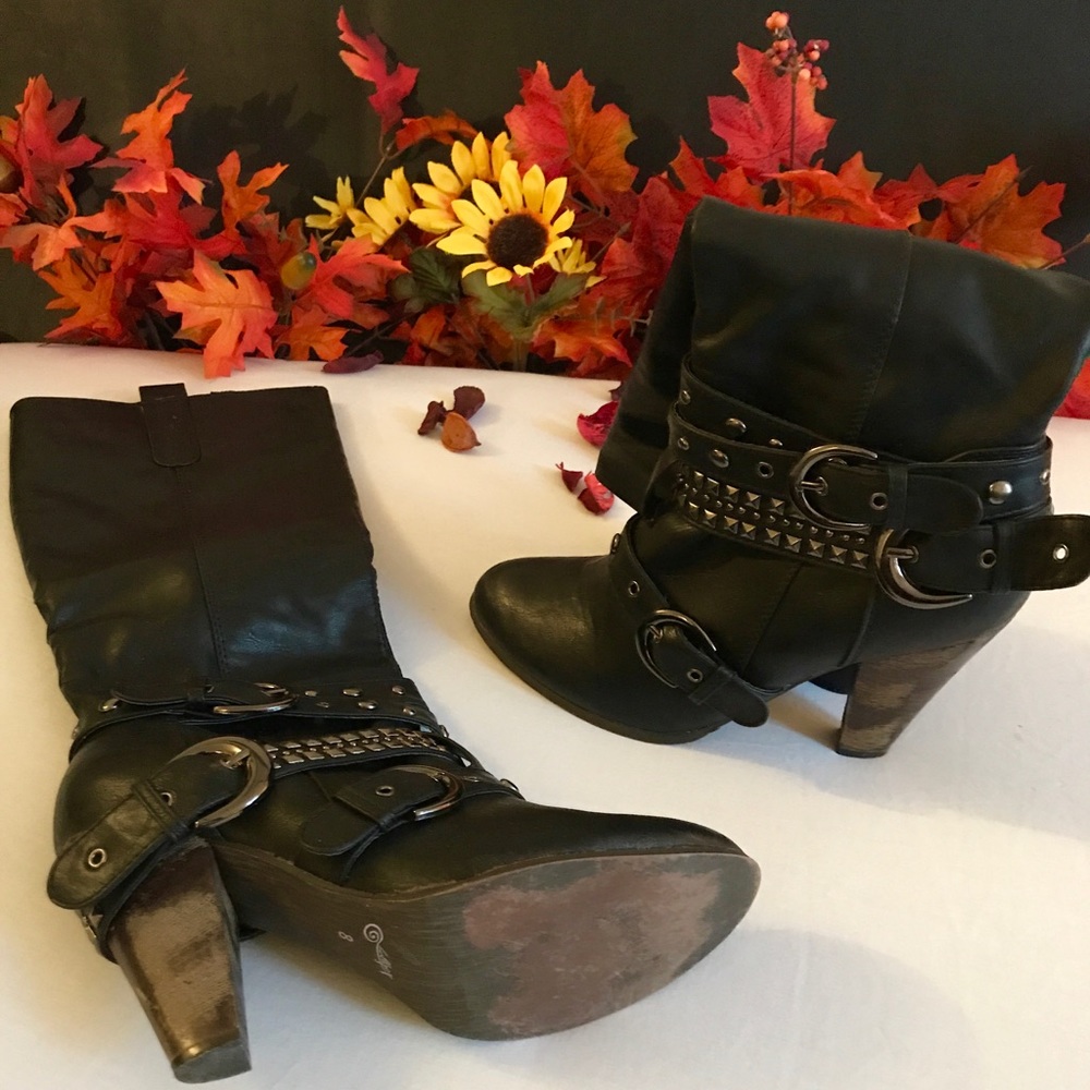 Woman size 8 boots
