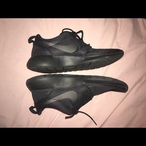 Women’s Nike Roshe Size 10
