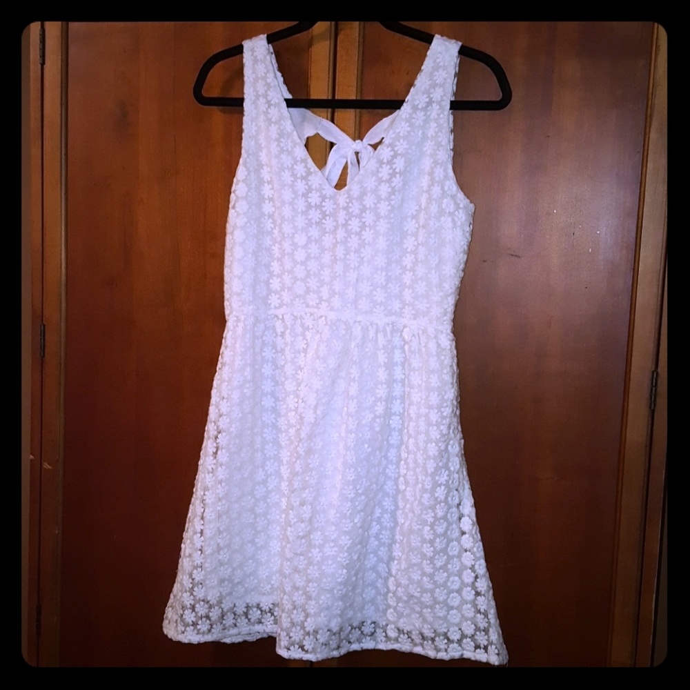 White Lace A-line Dress. Perfect for A Bride!