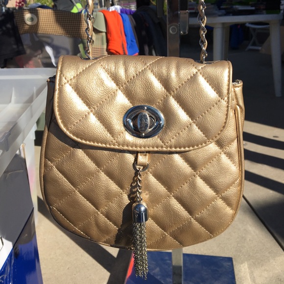 GOLD CROSSBODY BAG - Picture 1 of 3