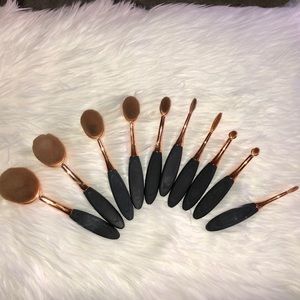 10 Piece Rosegold Oval Makeup Brushes