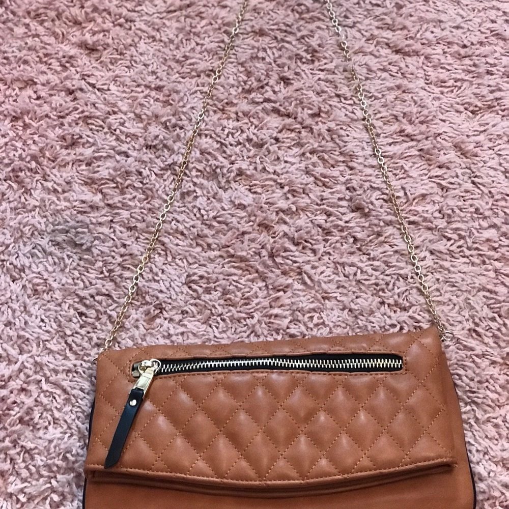 Leopard lined clutch with gold chain - Picture 4 of 8