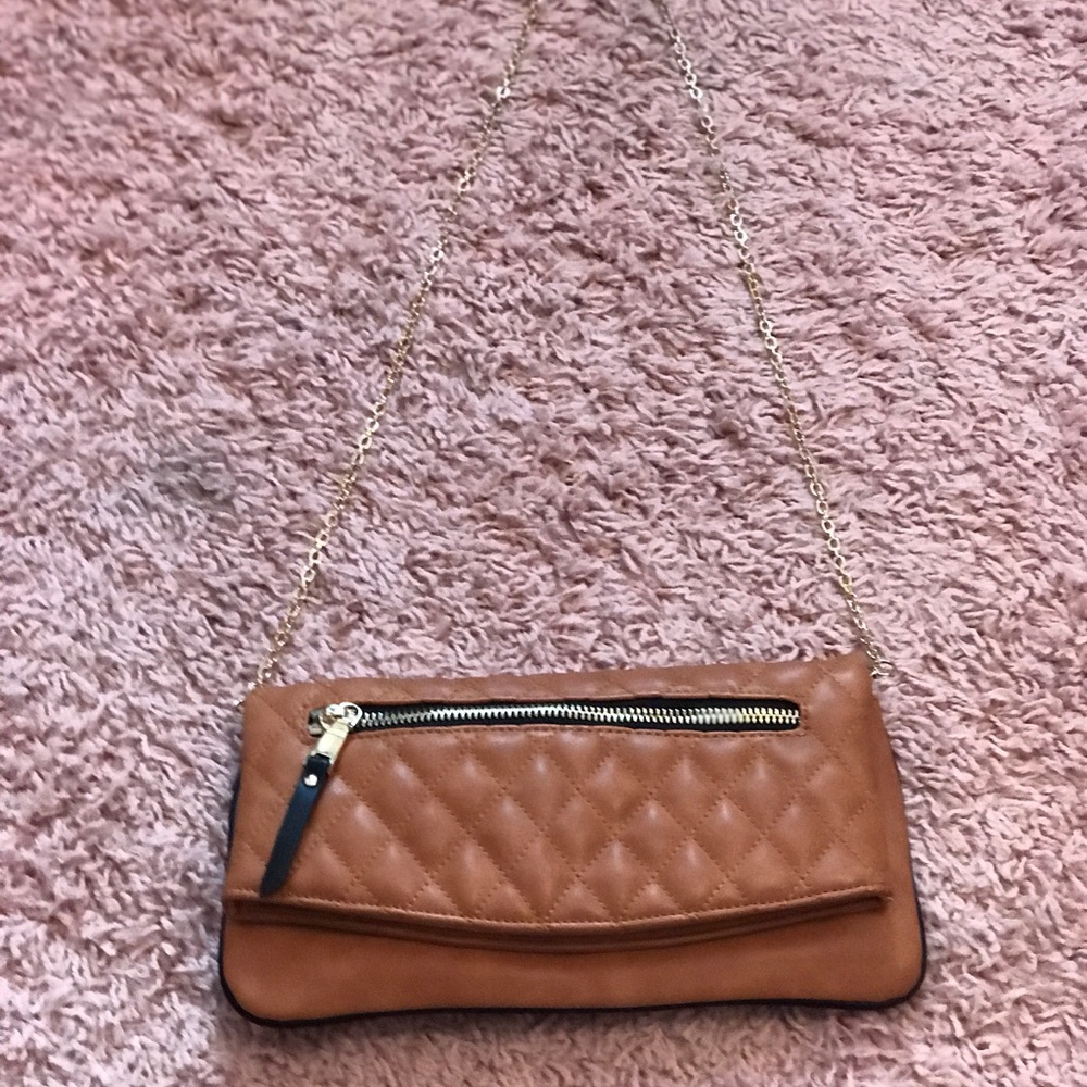 Leopard lined clutch with gold chain - Picture 2 of 8