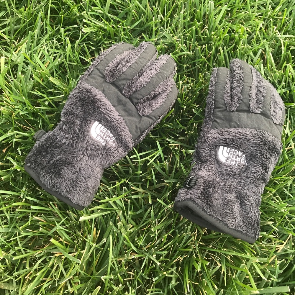 Black north face gloves