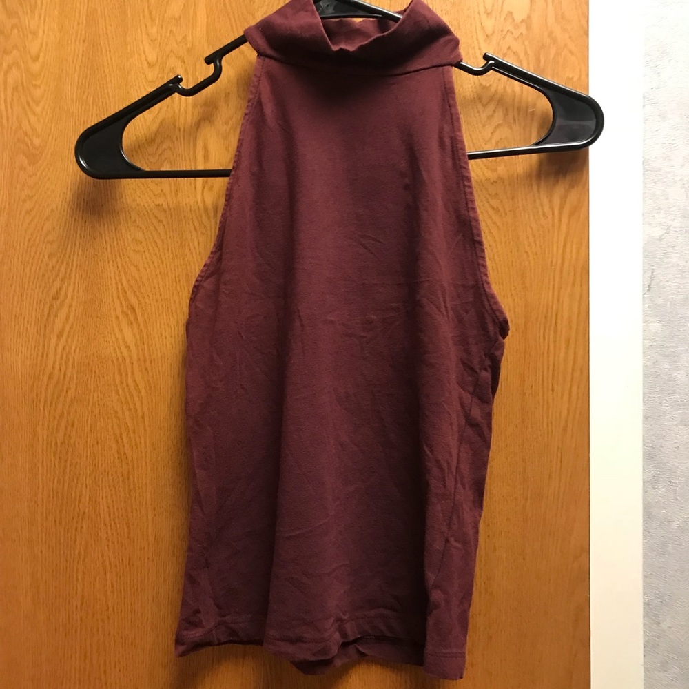Turtleneck sleeveless top!