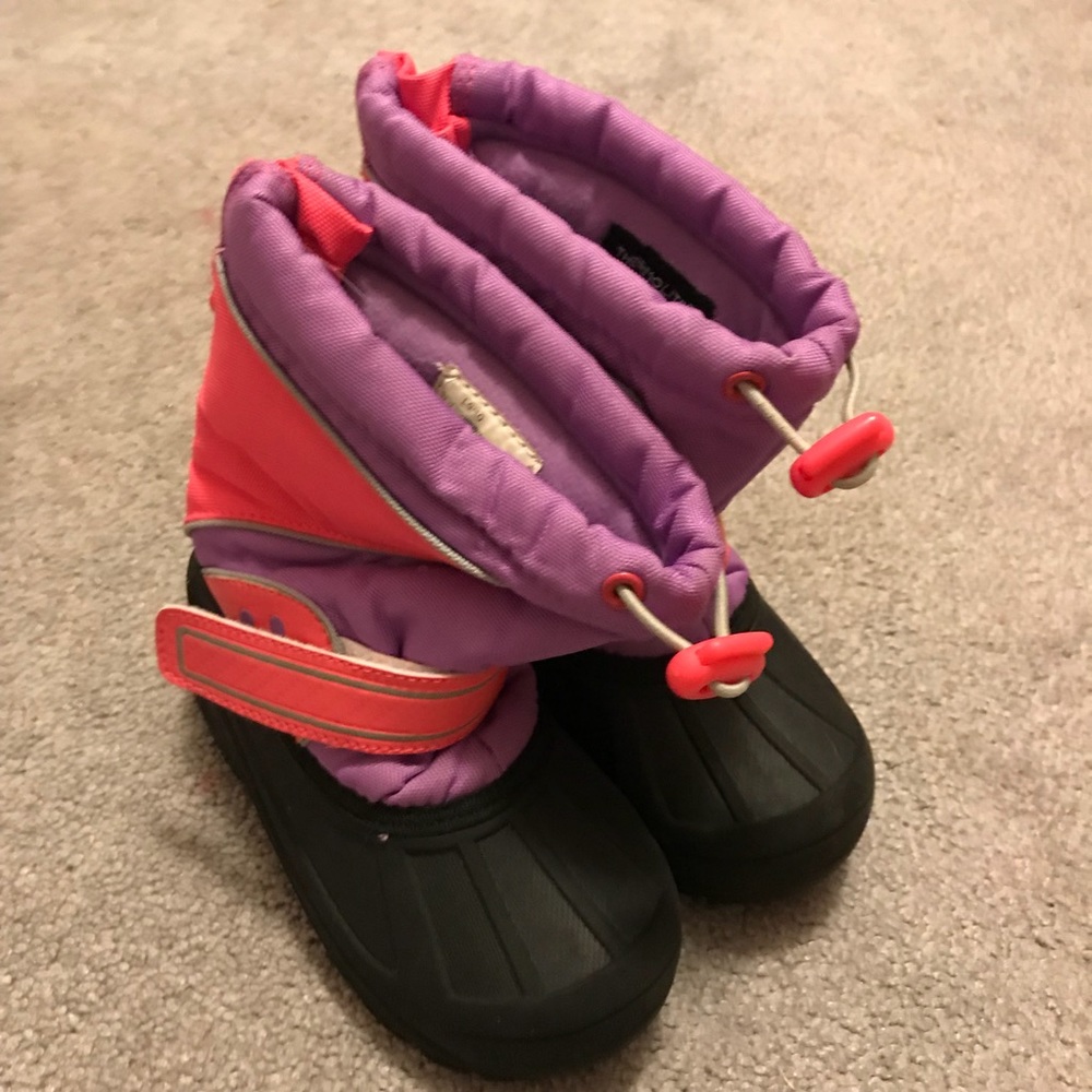 Snow boots
