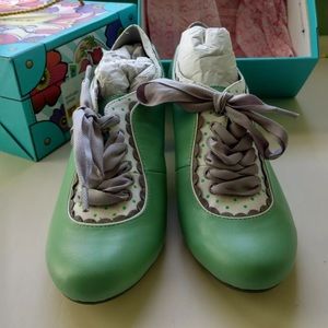 Poetic Licence Backlash in Mint and Gray