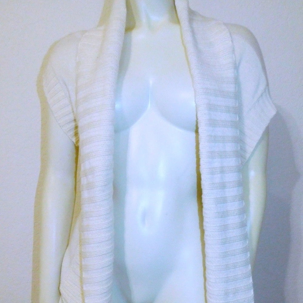 Medium BCBG Max Azria Beige Long Swewater Shrug