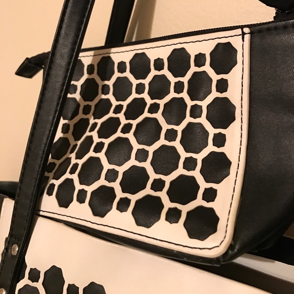 Vera Bradley purses, Tote and small bag - Picture 3 of 4